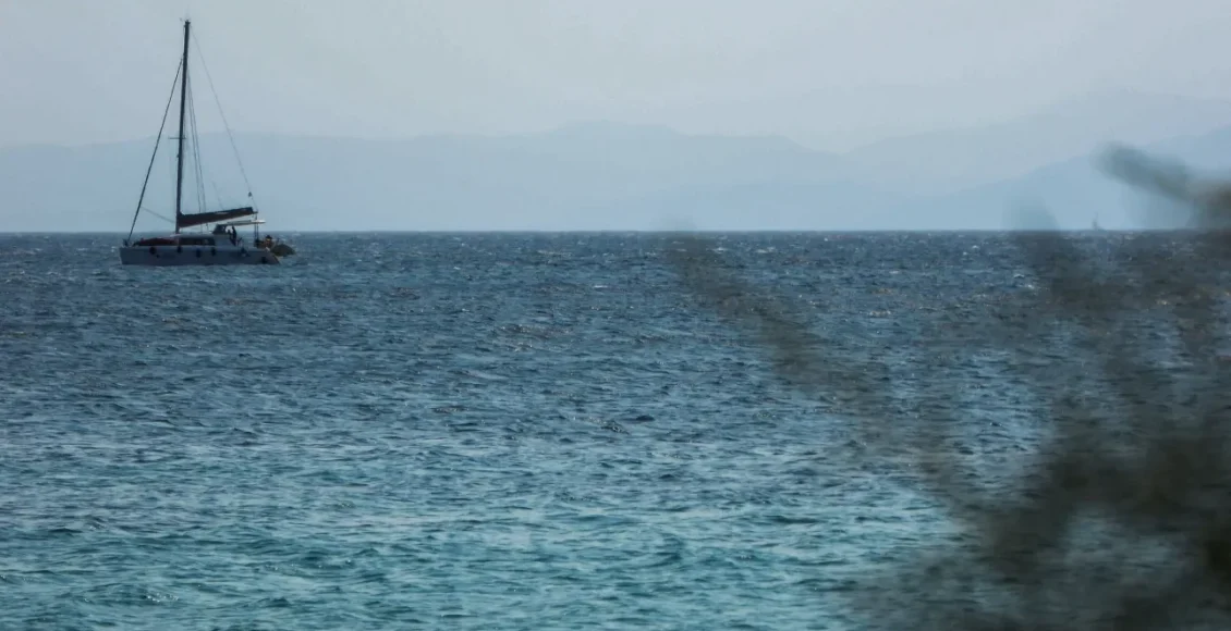 Μαγνησία:-Νεκρός-εντοπίστηκε-61χρονος-μέσα-σε-ιστιοφόρο-–-Άγνωστα-τα-αίτια-θανάτου