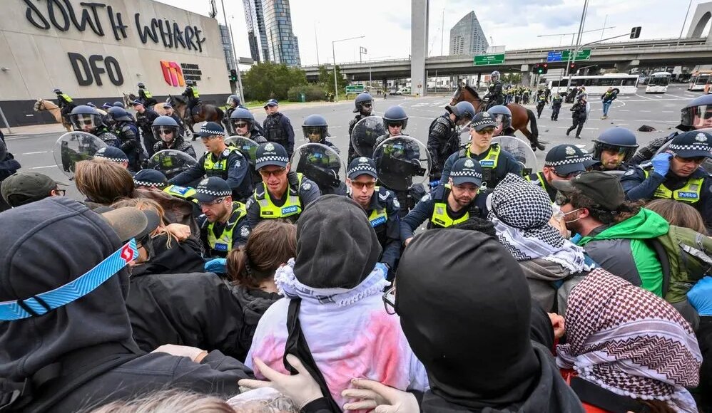 Μελβούρνη:-Δεκάδες-συλλήψεις-μετά-από-συμπλοκές-σε-αντιπολεμική-διαδήλωση