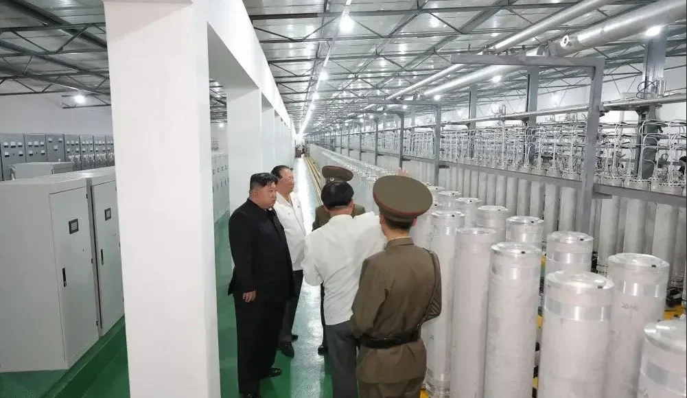 Ο-Κιμ-Γιονγκ-Ουν-απαίτησε-να-αυξηθεί-εκθετικά-η-παραγωγή-πυρηνικών-όπλων