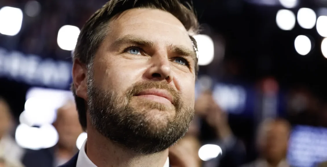 Το-ειρηνευτικό-σχέδιο-ΝΤραμπ-για-την-Ουκρανία-παρουσίασε-ο-Τ.Βανς:-«Ντόνμπας-Κριμαία-στη-Ρωσία-και-αποστρατιωτικοποιημένη-ζώνη»