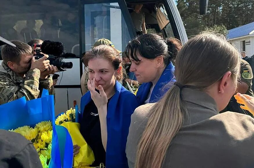 Συγκινητικές-εικόνες-από-την-ανταλλαγή-206-αιχμαλώτων-πολέμου-ανάμεσα-σε-Ουκρανία-και-Ρωσία-–-Η-δεύτερη-μέσα-σε-δυο-ημέρες