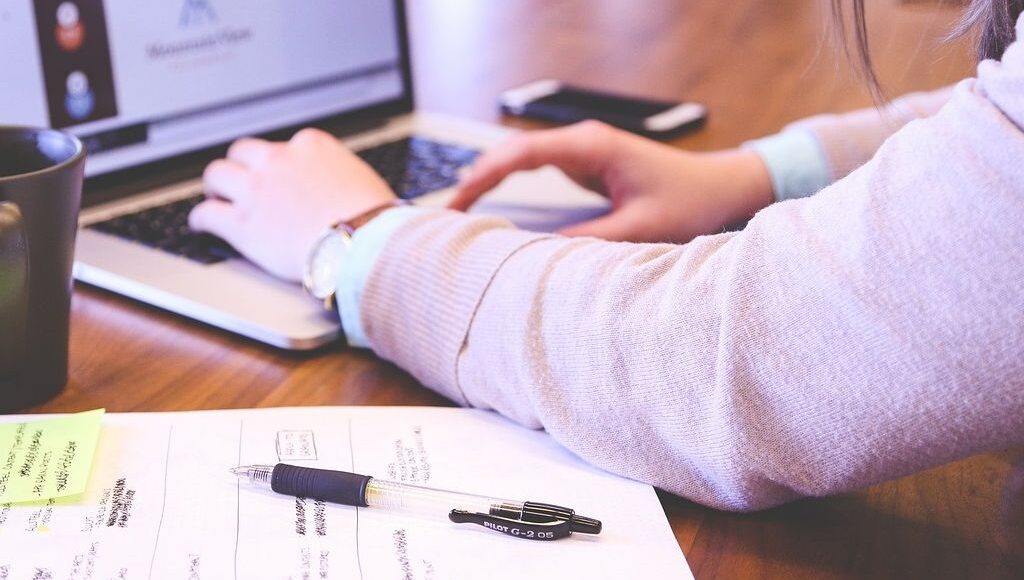 Επίδομα-ανεργίας:-Πώς-αναδιαμορφώνεται-–-Τι-πρέπει-να-ξέρουν-οι-δικαιούχοι