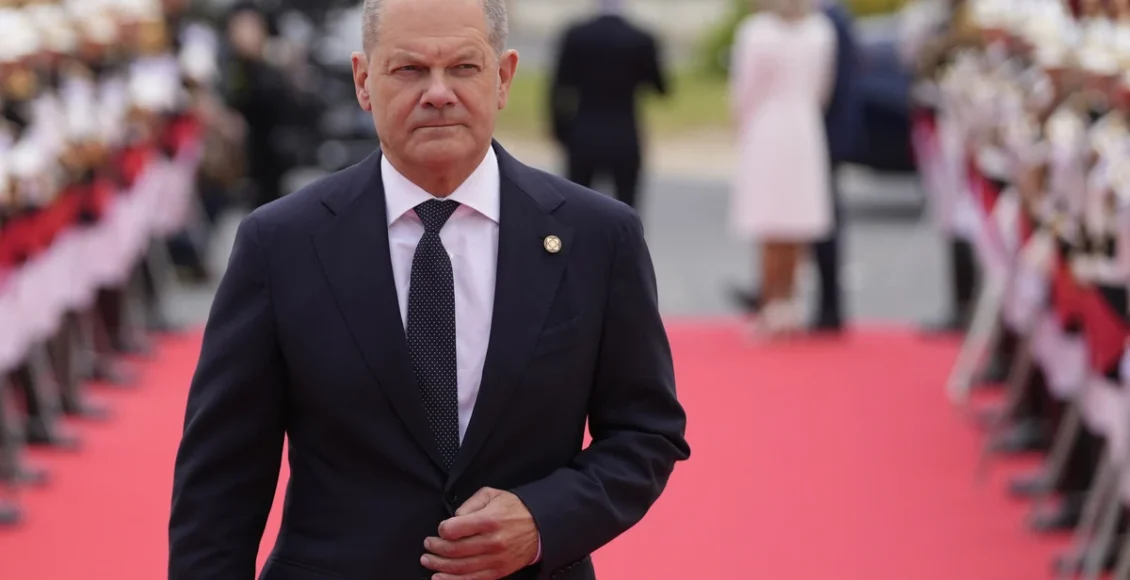 Αντίστροφη-μέτρηση-για-τον-Σολτς-–-Στην-έξοδο-αν-χάσει-σήμερα-στις-εκλογές