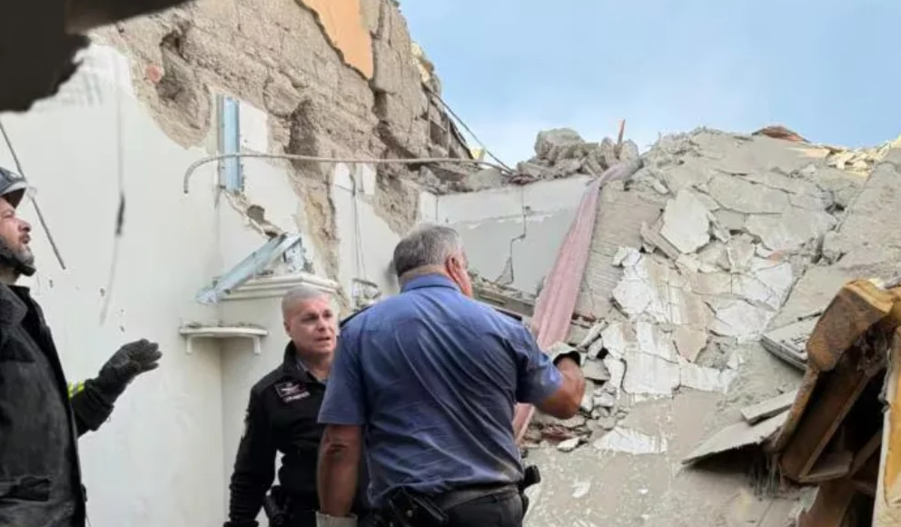 Κατάρρευση-κτιρίου-στην-Ιταλία:-Νεκρή-η-γιαγιά-και-τα-εγγόνια-4-και-6-ετών-Αγνοείται-η-μητέρα,-σοβαρά-ο-πατέρας