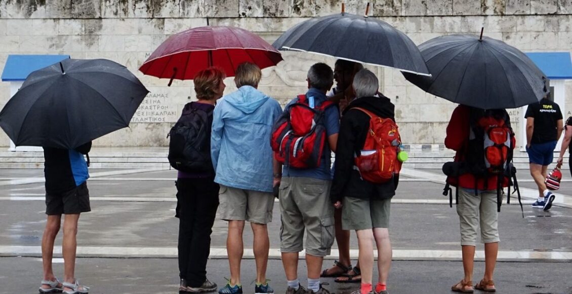 Καιρός:-Μετά-την-ζέστη,-ψυχρό-μέτωπο-«τυλίγει»-την-Ελλάδα-–-Πέφτει-9-βαθμούς-η-θερμοκρασία