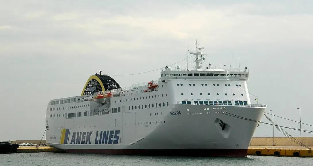 Επέστρεψε-στον-Πειραιά-το-πλοίο-Έλυρος-λόγω-μηχανικής-βλάβης-–-Ταλαιπωρία-για-977-επιβάτες