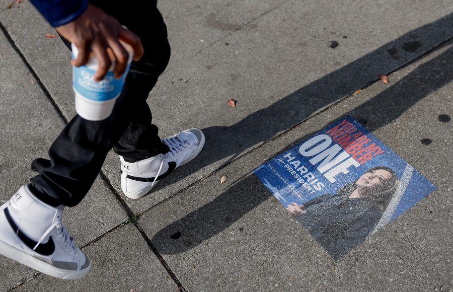 Το-νέο-ΒΙΝΤΕΟ-που-εξέθεσε-την-Καμάλα-λίγες-ώρες-πριν-τις-εκλογές