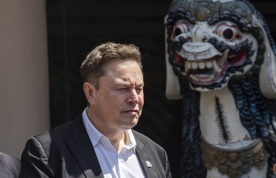 Λογοκρισία-και-διαδίκτυο:-Ποιόν-Ευρωπαίο-Υπουργό-αποκάλεσε-«ανόητο»-ο-Μασκ;