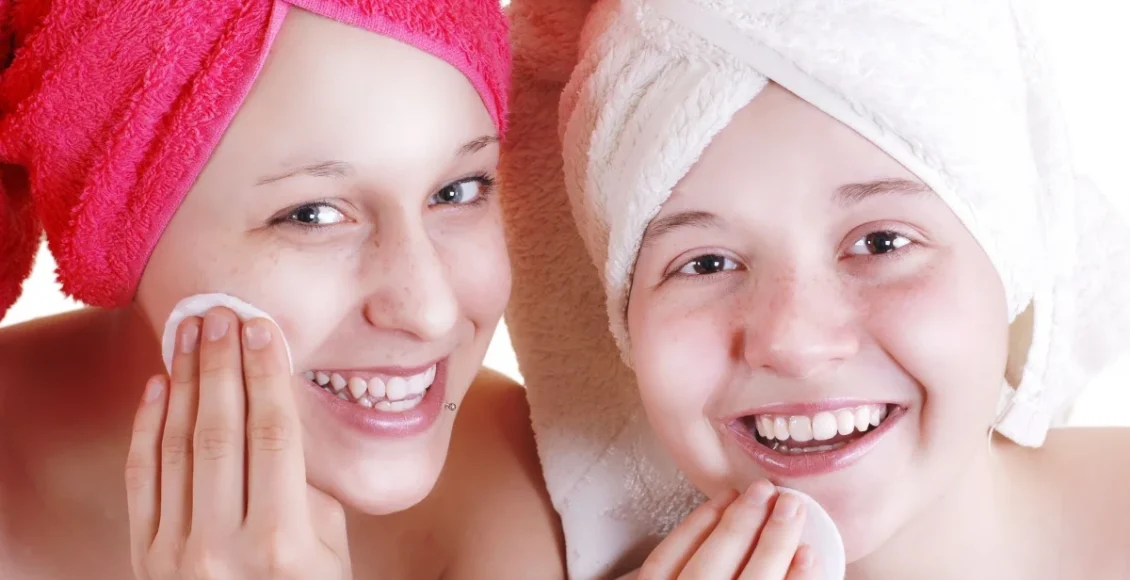 Ομορφιά:-Τι-είναι-η-ορμονική-ακμή-–-Φυσικές-και-φαρμακευτικές-θεραπείες…(6:20-–-Α’-πρωϊνή-Ζώνη-6:00-6:30)