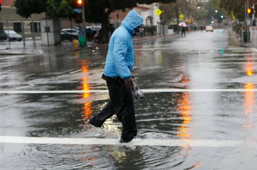 Σε-δύο-κύματα-η-κακοκαιρία-στην-Αττική:-Προσοχή-τις-επόμενες-30-ώρες-–-Κίνδυνος-για-πλημμύρες