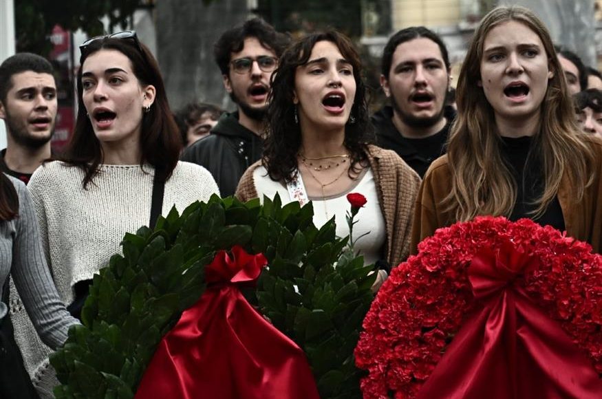 Επέτειος-Πολυτεχνείου:-Συνεχίζονται-οι-εκδηλώσεις-τιμής-και-μνήμης