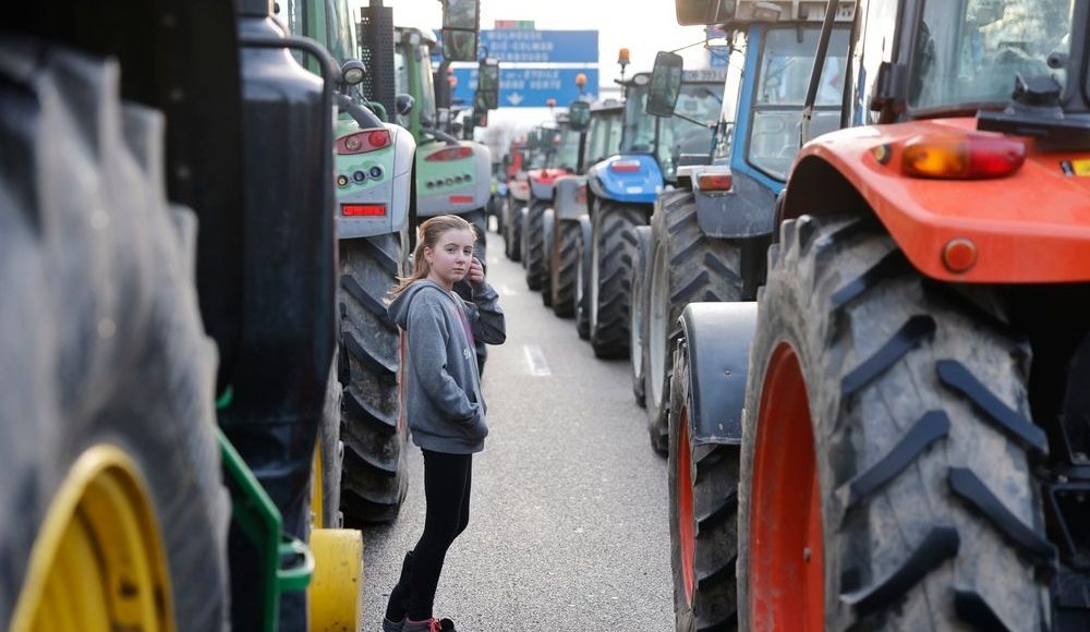 Ξανά-«στα-όπλα»-οι-Γάλλοι-αγρότες:-Διαδηλώνουν-για-την-εμπορική-συμφωνία-ΕΕ-mercosur