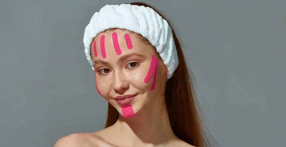 Ομορφιά:-Πώς-λειτουργούν-οι-αυτοκόλλητες-ταινίες-προσώπου-κατά-των-ρυτίδων…(6:20-–-Α’-πρωϊνή-Ζώνη-6:00-6:30)