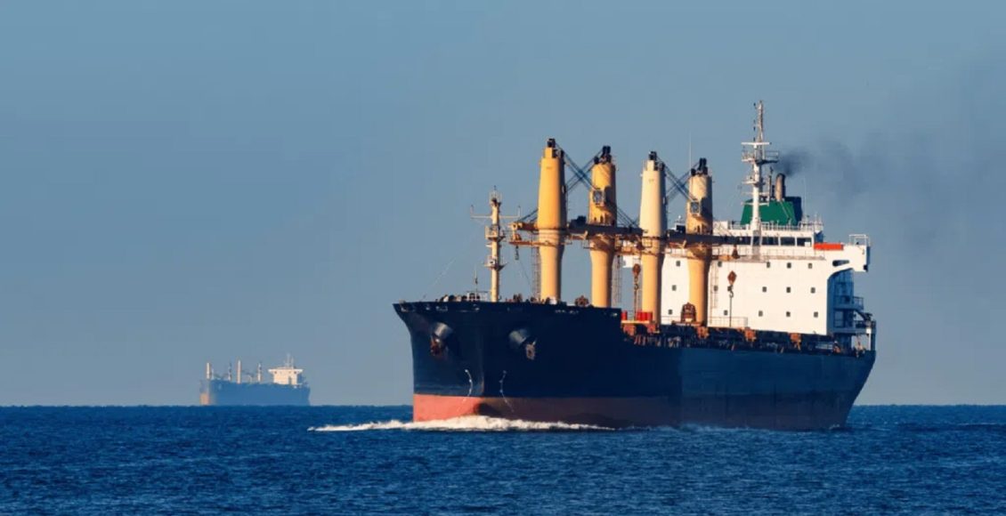 Ναυτιλία:-Φορτηγό-πλοίο-που-μεταφέρει-20,000-τόνους-εκρηκτικών-λιπασμάτων-απέρριψε-μέρος-του-φορτίου-του-στη-θάλασσα…(7:05-–-Β’-Πρωϊνή-Ζώνη-6:45-–-7:15)