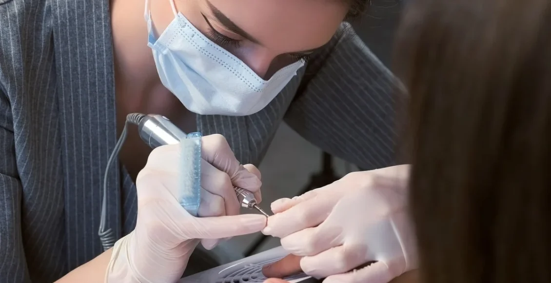 Ομορφιά:-Πώς-γίνεται-το-ρωσικό-μανικιούρ…(6:20-–-Α’-πρωϊνή-Ζώνη-6:00-6:30)