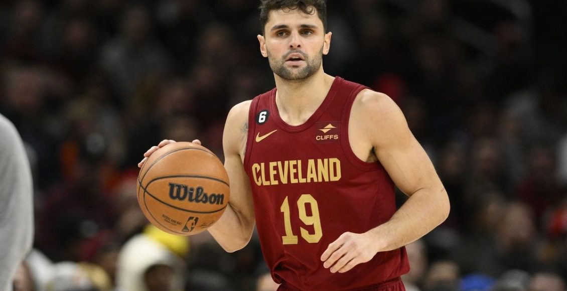 Αθλητικά:-Μπαρτσελόνα-–-Οι-Καταλανοί-ανακοίνωσαν-την-απόκτηση-του-Ραούλ-Νέτο-(30-λεπτά-[12:00-12:30]-αφιερωμένα-στον-Αθλητισμό…12:05)