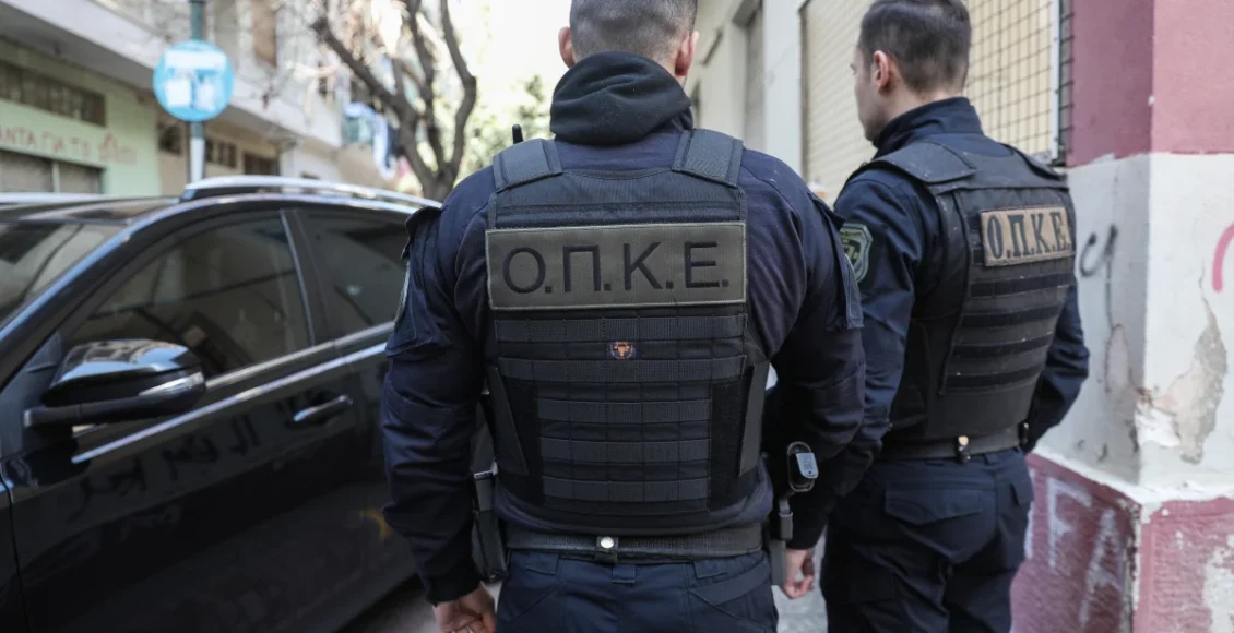 Καταδίωξη-στο-κέντρο-της-Αθήνας:-«Εξαφανίστηκαν»-οι-τρεις-Τούρκοι-που-επέβαιναν-στο-τζιπ-–-Τι-ερευνά-η-ΕΛΑΣ