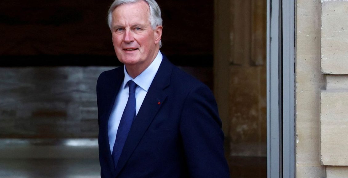 Στην-κόψη-του-ξυραφιού-η-Γαλλία:-Κρίσιμες-ώρες-για-την-κυβέρνηση-μειοψηφίας-του-Μισέλ-Μπαρνιέ