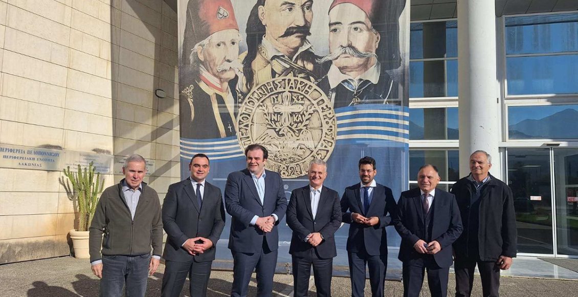 Στην-ΠΕ-Λακωνίας-ο-Υπουργός-Κυριάκος-Πιερρακάκης-–-Δημήτρης-Πτωχός:-«Ιδέες-και-πρωτοβουλίες-για-την-αναβάθμιση-της-Παιδείας»