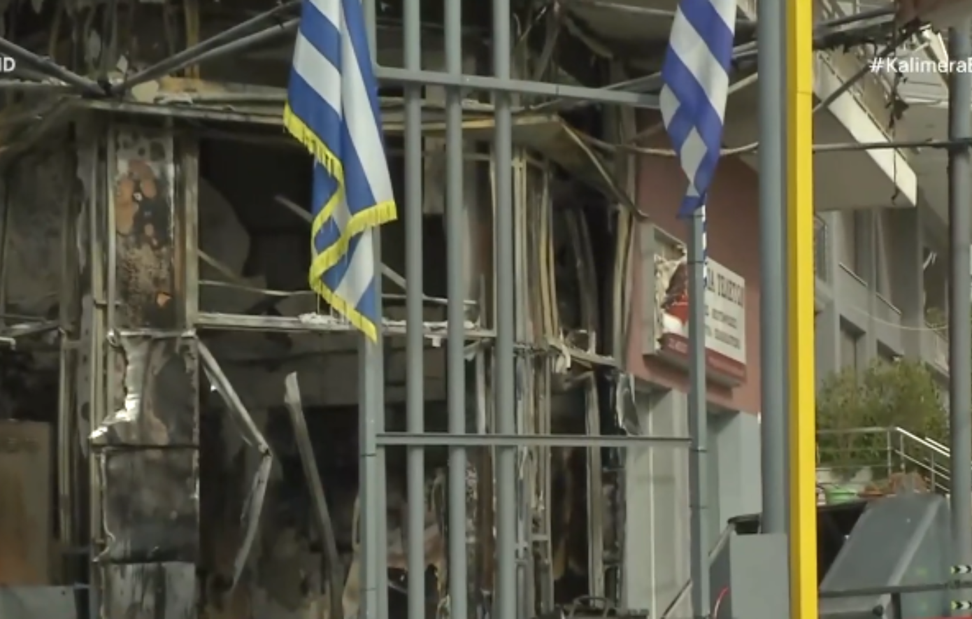 eμπρησμός-σε-πρατήριο-καυσίμων-στην-Αργυρούπολη-–-Τράβηξαν-όπλο-στον-υπάλληλο