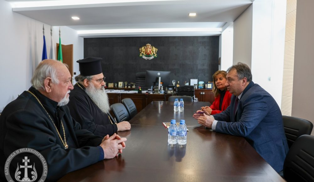 Συνάντηση-Μητροπολίτη-Βάρνας-με-τον-Δήμαρχο-Σούμεν-για-την-ανάγκη-ανέγερσης-νέου-ναού-στην-περιοχή