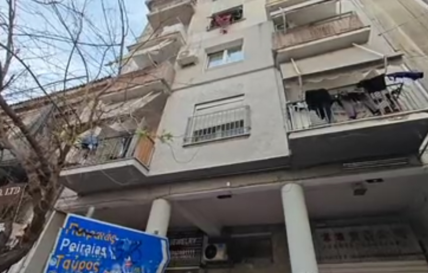 Νεκρός-άνδρας-σε-διαμέρισμα-στην-Ομόνοια-–-Ήταν-δεμένος-χειροπόδαρα-και-με-σακούλα-στο-κεφάλι