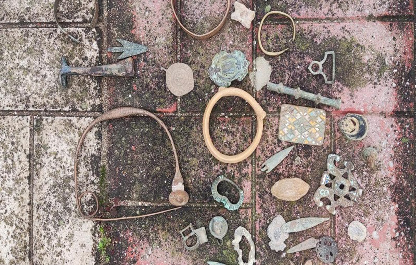 «Κυνηγοί»-νομισμάτων-και-αρχαιολογικών-ευρημάτων:-Στις-εισαγγελικές-Αρχές-οι-23-συλληφθέντες