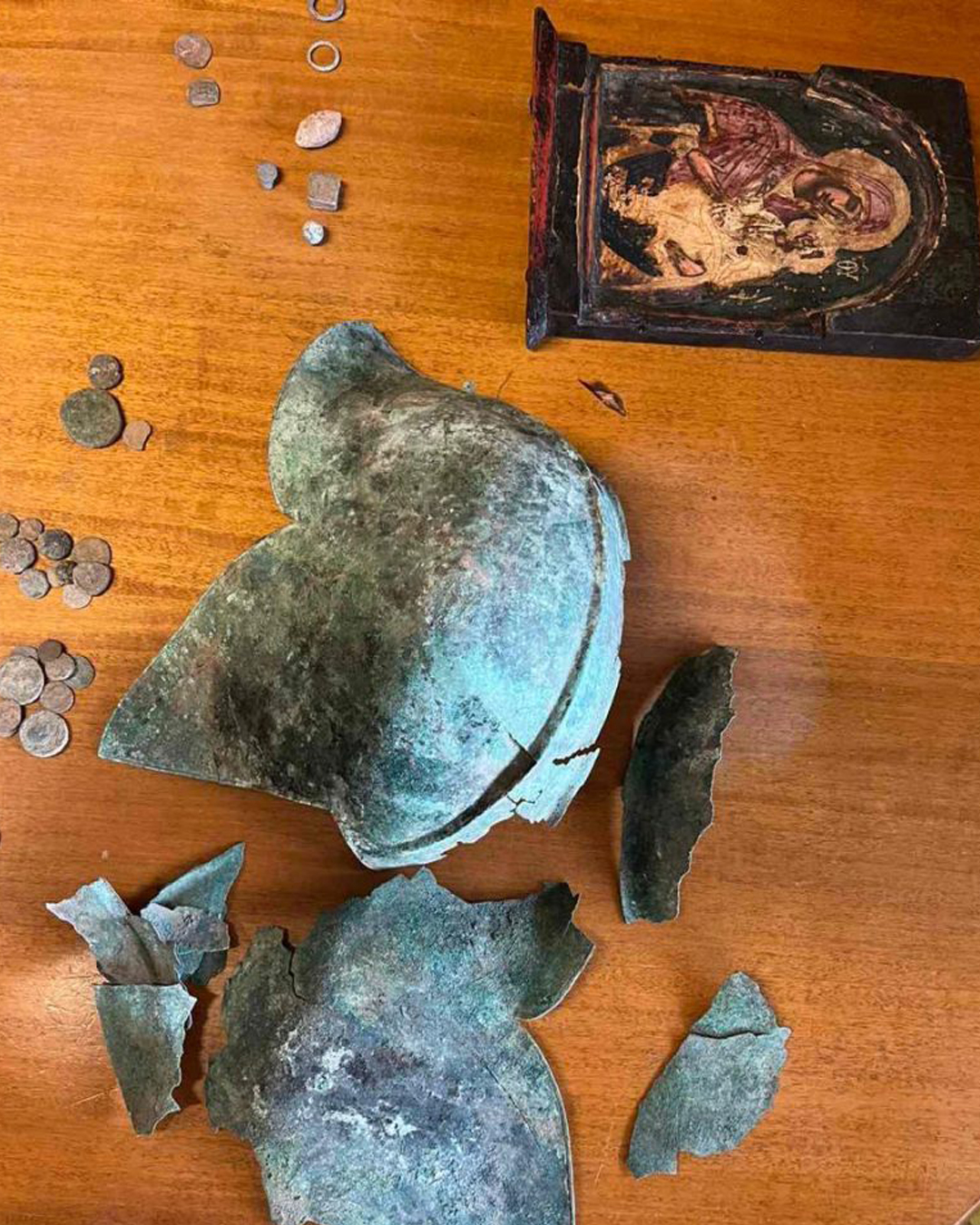 Το…-λεξιλόγιο-των-αρχαιοκάπηλων:-«Ψαχτήρια»,-«μπερκέτια»,-«κρασιά»-και-«μπιχλιμπίδια»