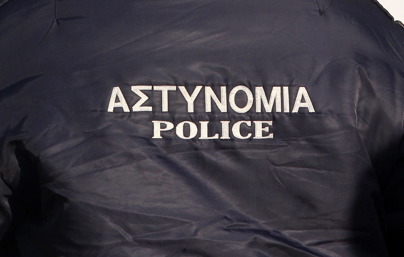 Ζώνη-εξάρτησης-και-αεροβόλο-είχε-ο-κατά-φαντασίαν-αστυνομικός-που-συνελήφθη-στην-Ομόνοια-–-Είχε-συμμετάσχει-σε-ριάλιτι-γνωριμιών