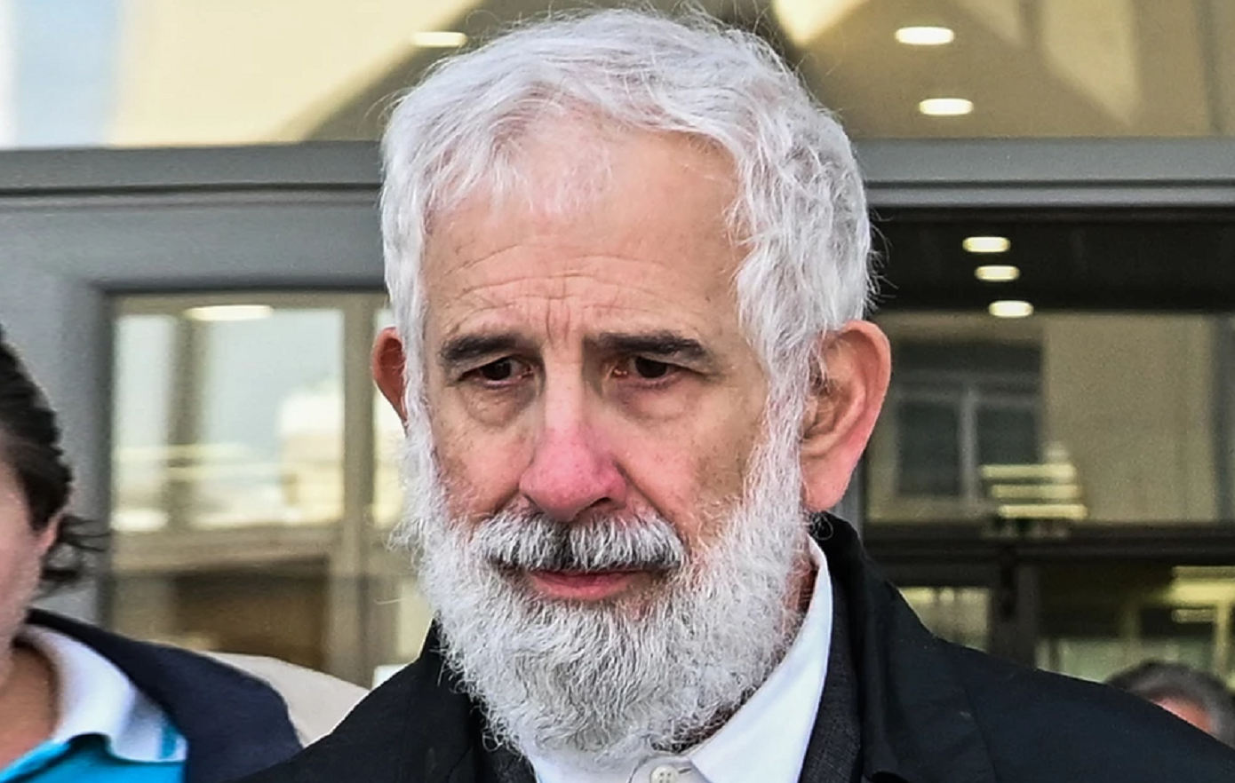 Δίκη-Πέτρου-Φιλιππίδη:-«Δεν-είναι-ένας-ανώμαλος,-είναι-ο-Φιλιππίδης-–-Είχε-βίτσια-και-τις-ήθελε-κλειδωμένες»