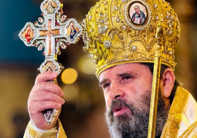 Με-το-“Ευλογημένος-ο-ερχόμενος”-η-Εκκλησία-της-Αλβανίας-υποδέχεται-το-νέο-της-Προκαθήμενο,-Αρχιεπίσκοπο-Ιωάννη