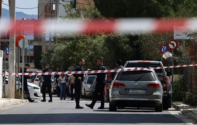 Καταδικασμένος-για-βιασμούς-ο-51χρονος-που-επιτέθηκε-με-κατσαβίδι-σε-επιβάτη-λεωφορείου-στο-Κορωπί-και-σε-αστυνομικούς