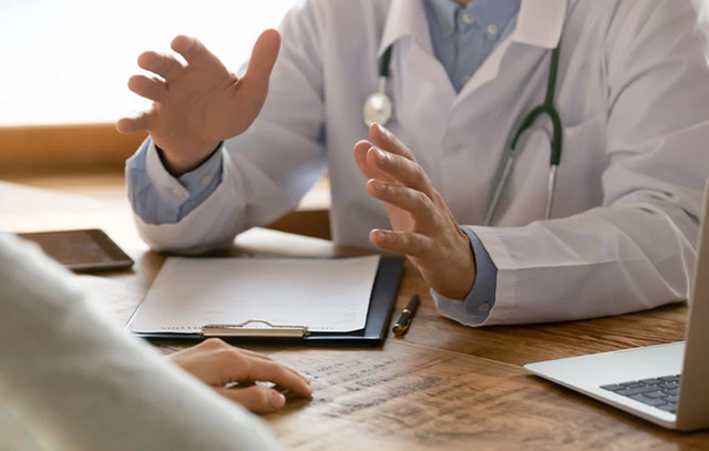 «Αρπακτικό-που-εκμεταλλεύεται-τους-ασθενείς»,-αποκαλούν-οι-Αρχές-τον-γιατρό-που-ζήτησε-«φακελάκι»-από-καρκινοπαθή