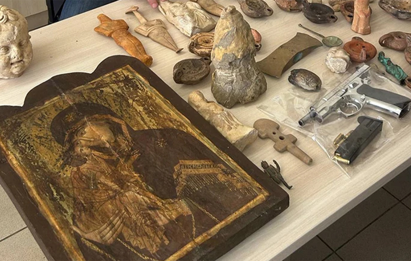 Προθεσμία-για-τη-Δευτέρα-έλαβαν-οι-συλληφθέντες-για-την-υπόθεση-αρχαιοκαπηλίας-στο-Ηράκλειο