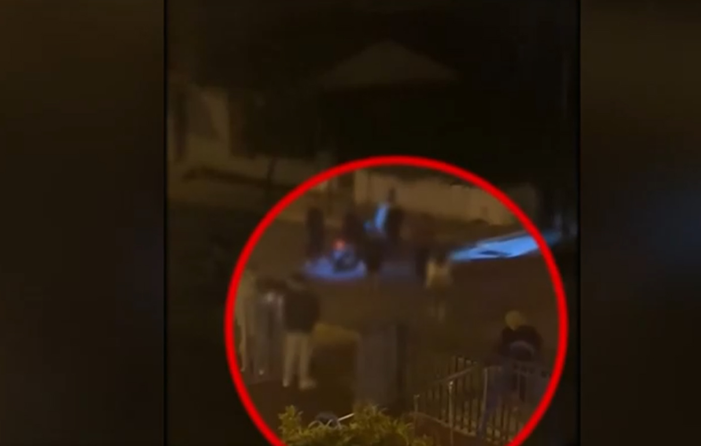 «Τρόμαξα,-είπα-“θα-με-κάψουν”»:-Συγκλονίζει-η-ηλικιωμένη-που-της-πέταξαν-κροτίδες-ανήλικοι-στον-Πόρο-–-Βίντεο-ντοκουμέντο