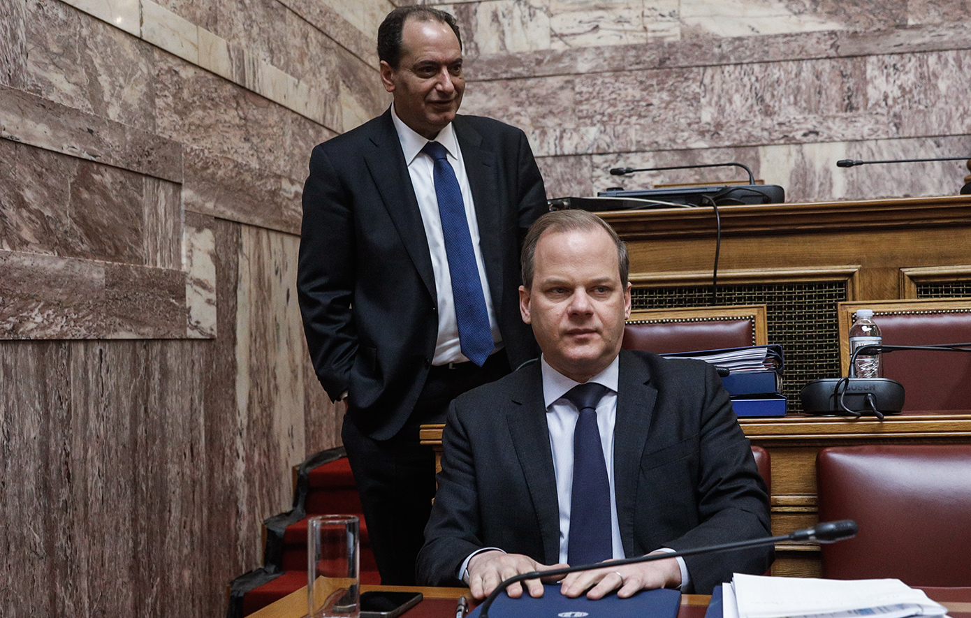 Δυστύχημα-στα-Τέμπη:-Στη-Βουλή-διαβιβάζεται-η-δικογραφία-για-Καραμανλή-και-Σπίρτζη