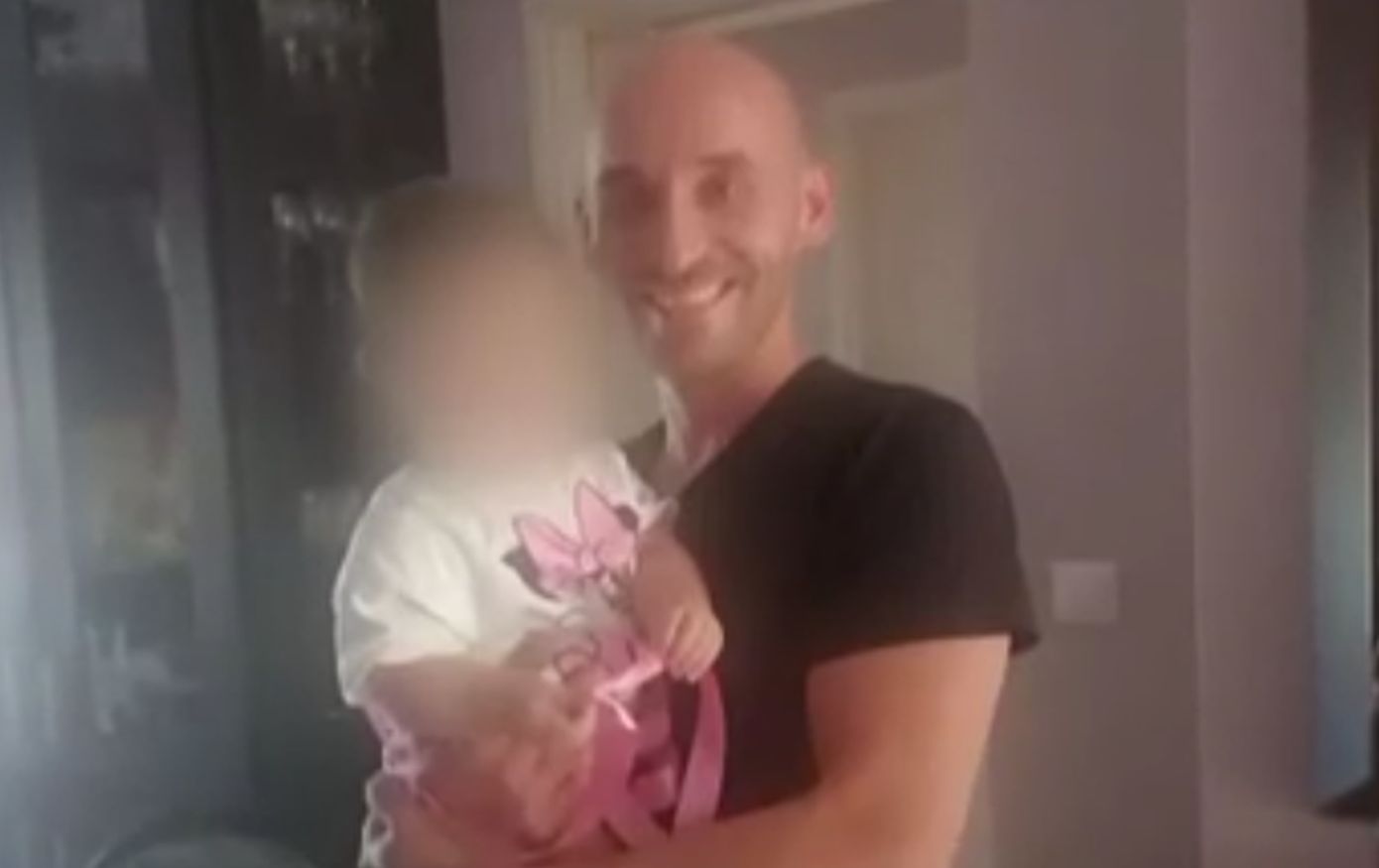 Κερατσίνι:-Νεκρός-σε-αποθήκη-του-σπιτιού-του-βρέθηκε-ο-43χρονος-Σπύρος-που-αγνοούνταν-–-«Ακούσαμε-ουρλιαχτά»