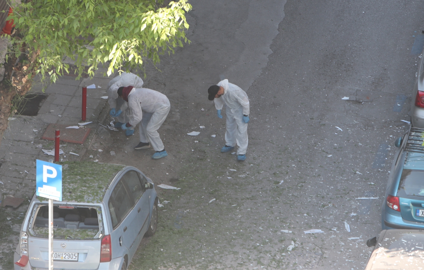 Έκρηξη-στη-Θεσσαλονίκη:-Η-ΕΛΑΣ.-εντόπισε-ένα-κιλό-εκρηκτικά-στο-διαμέρισμα-που-έμενε-η-38χρονη