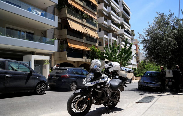 Έγκλημα-στη-Νέα-Σμύρνη:-«Ήταν-επικίνδυνος-ο-45χρονος»,-λένε-γείτονες-για-το-θύμα-–-«Ήταν-καθαρός,-ο-γέρος-“έπινε”»