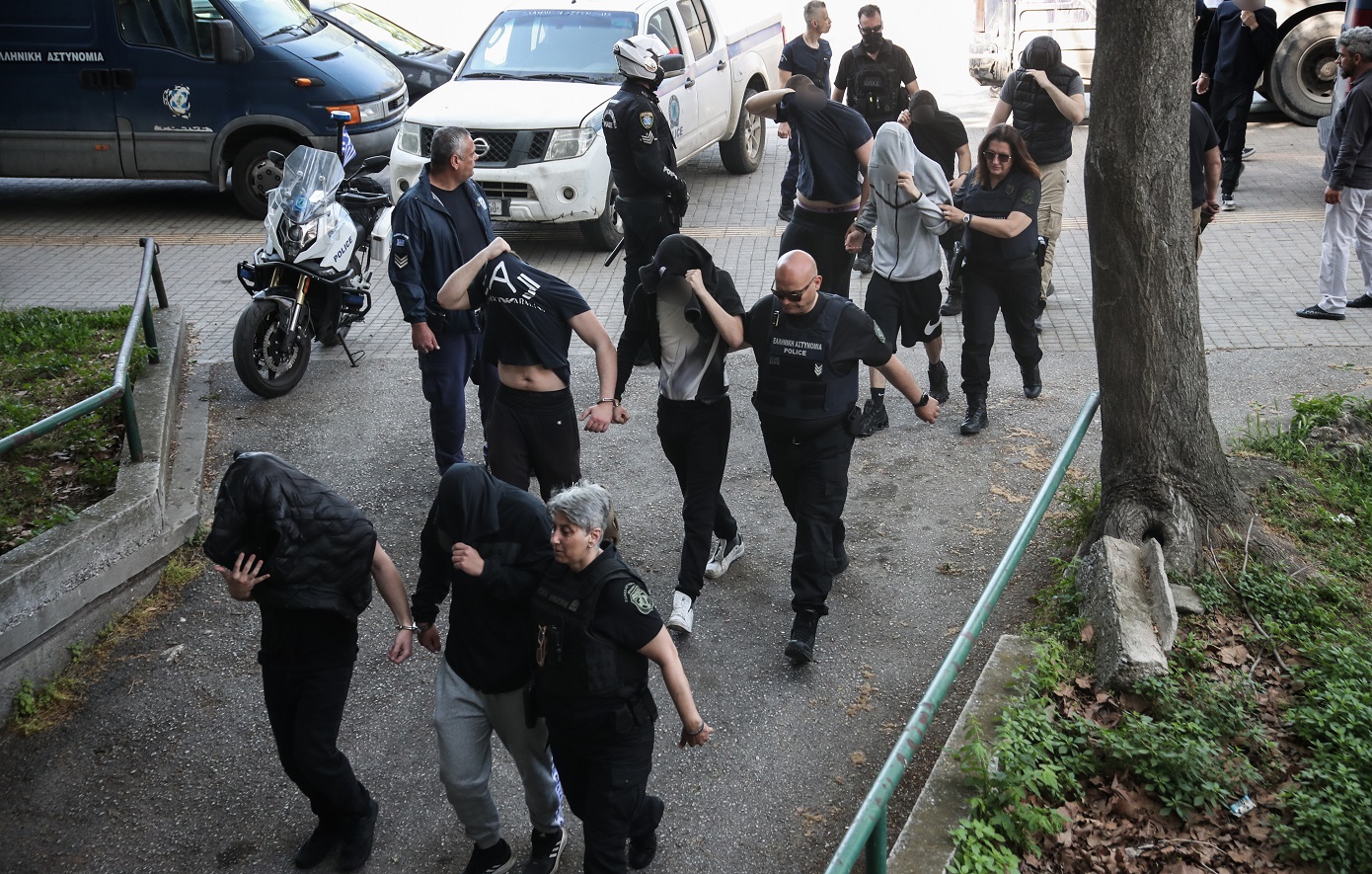 Συγκλονίζει-η-μητέρα-16χρονου-που-«έμπλεξε»-με-την-Εθνικιστική-Νεολαία:-Τους-ναζί-τους-πολεμήσαμε-–-Εγώ-το-παιδί-μου-θα-το-σώσω