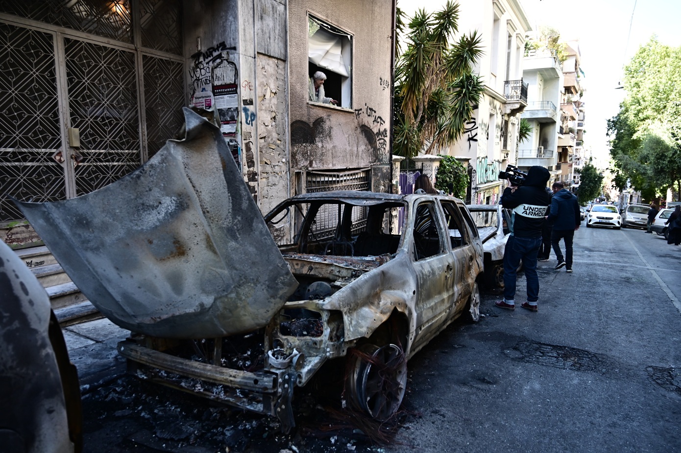 Στήνουν-σκηνικό-έντασης-με-επίκεντρο-τη-Νομική-–-Μολότοφ,-πετροπόλεμος-και-7-συλλήψεις-στα-Εξάρχεια