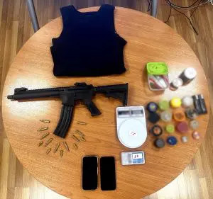 «Ντου»-της-ελληνικής-Αστυνομίας-σε-σπίτι-στους-θρακομακεδόνες-–-Βρέθηκαν-ναρκωτικά-και-όπλα