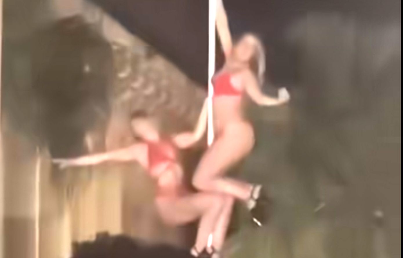 Κέρκυρα:-Ένοχες-οι-δύο-από-τις-πέντε-Βρετανίδες-που-οργάνωσαν-το-pole-dancing-–-«Ζητάμε-συγγνώμη»