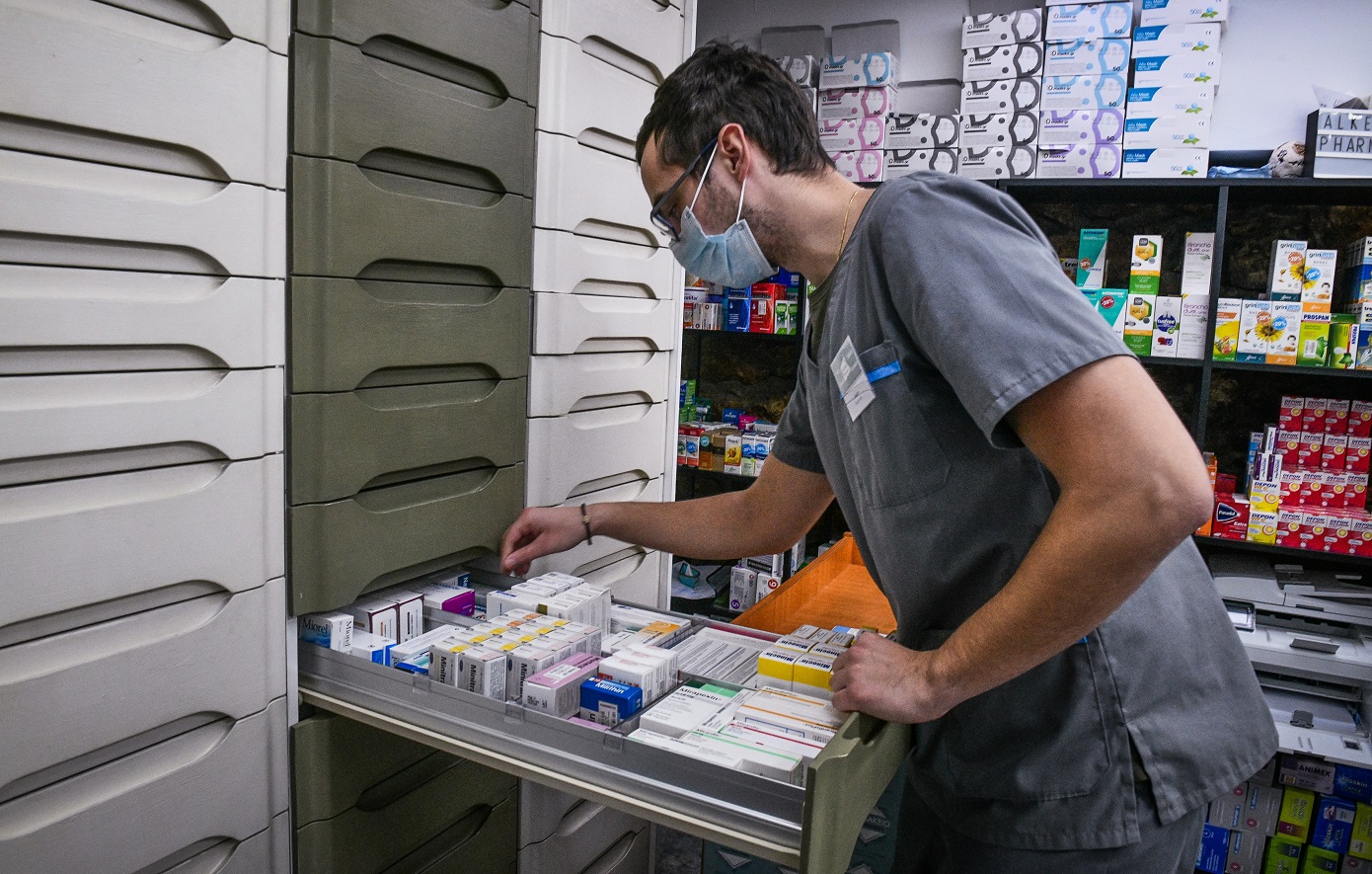 Στα-χέρια-της-αστυνομίας-σπείρα-που-είχε-κοστίσει-1,2-εκατ.-ευρώ-στον-ΕΟΠΥΥ-λόγω-εικονικής-συνταγογράφησης-φαρμάκων