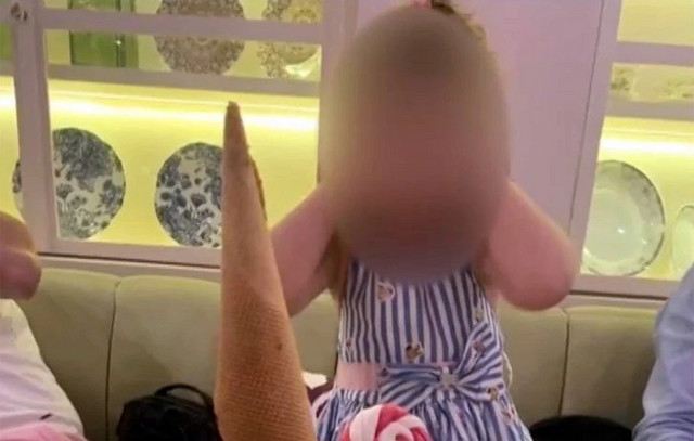 Το-τελευταίο-αντίο-στην-7χρονη-Αγγελίνα-–-Συγκλονίζει-ο-τρόπος-που-την-αποχαιρέτησαν-οι-συμμαθητές-της