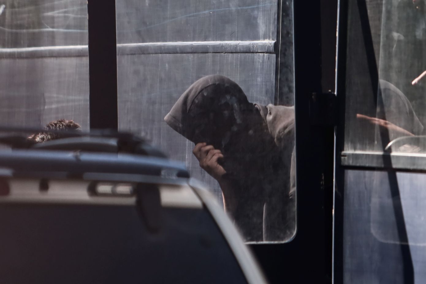 Χειροπέδες-σε-συμμορίες-χούλιγκαν:-Ναρκωτικά,-απειλές-και-ξύλο-χωρίς-έλεος