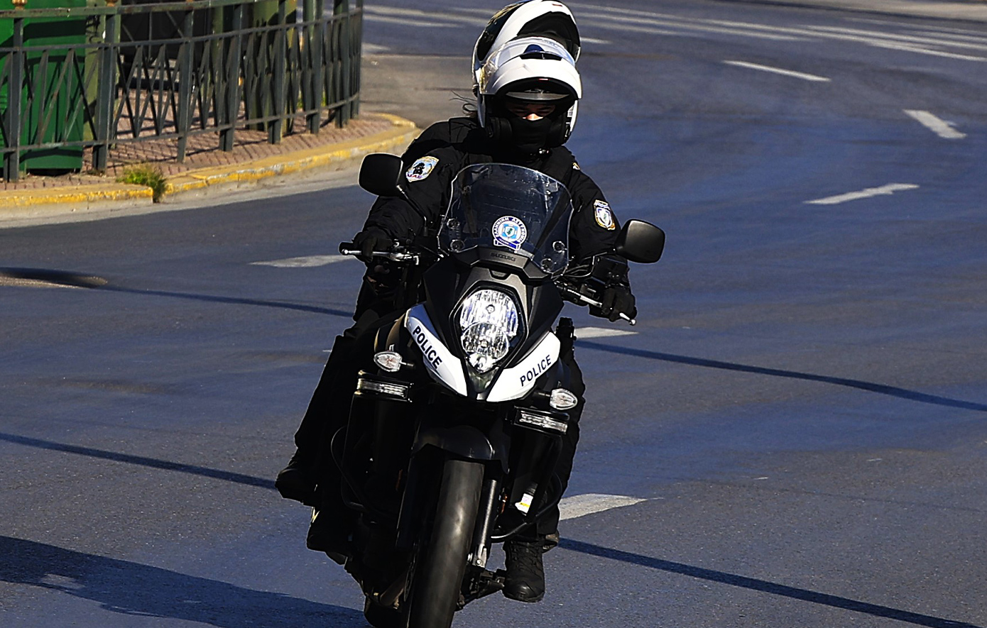 Άγρια-καταδίωξη-στην-Αττική-Οδό-–-Αυτοκίνητο-προκάλεσε-ζημιές-σε-τουλάχιστον-πέντε-οχήματα