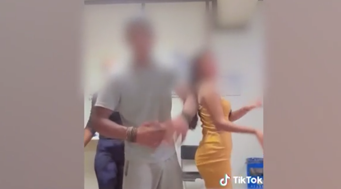 Πήγαν-για-κατάθεση,-έστησαν-γλέντι-και-χόρευαν-τσιφτετέλι-μέσα-στη-Γενική-Αστυνομική-Διεύθυνση-Μεσσηνίας-–-Δείτε-βίντεο