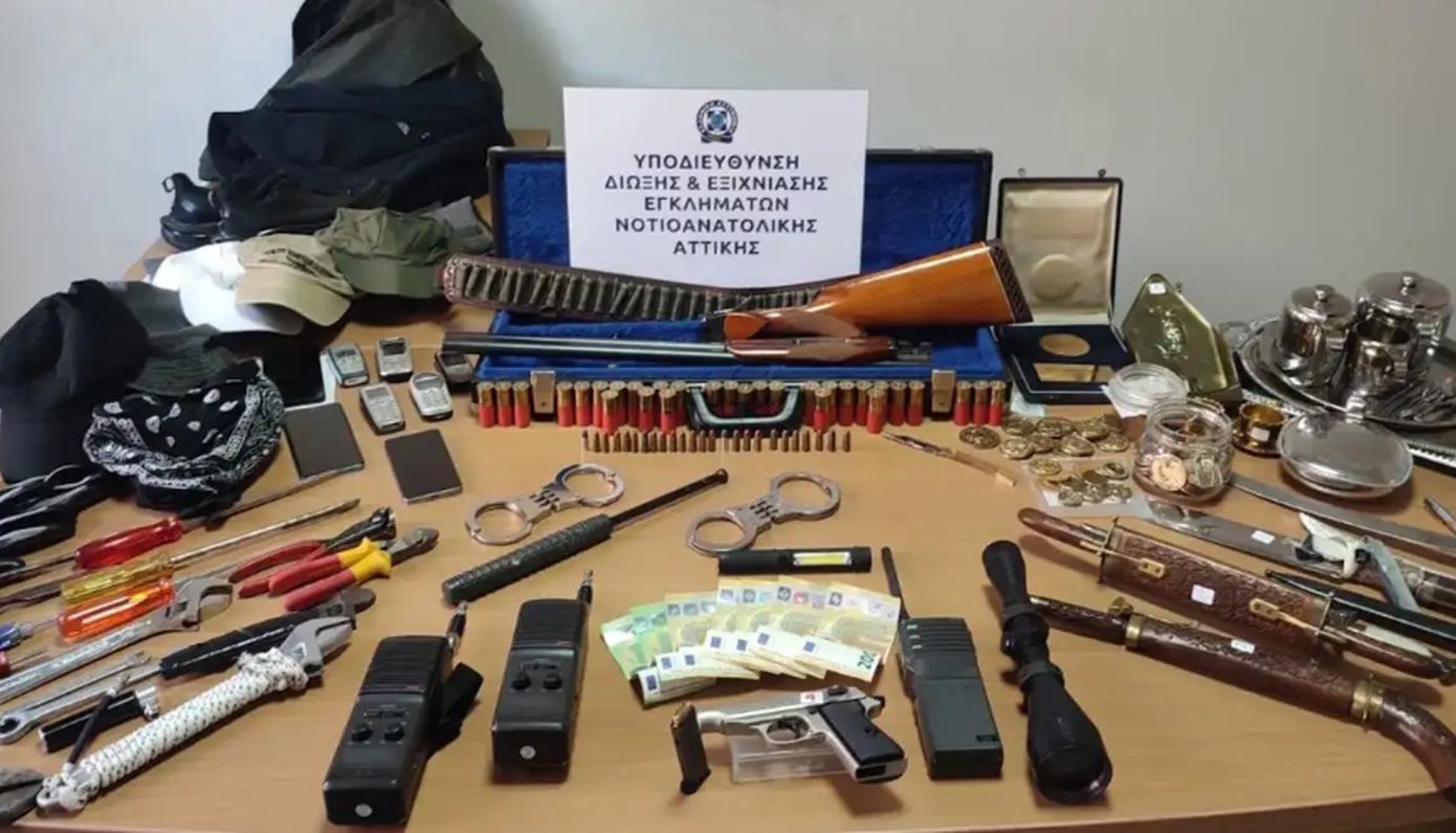 Επεισοδιακή-σύλληψη-δύο-Γεωργιανών-μετά-από-καταδίωξη-–-Είχαν-διαρρήξει-σπίτι-στη-Γλυφάδα-με-λεία-πάνω-από-250.000-ευρώ