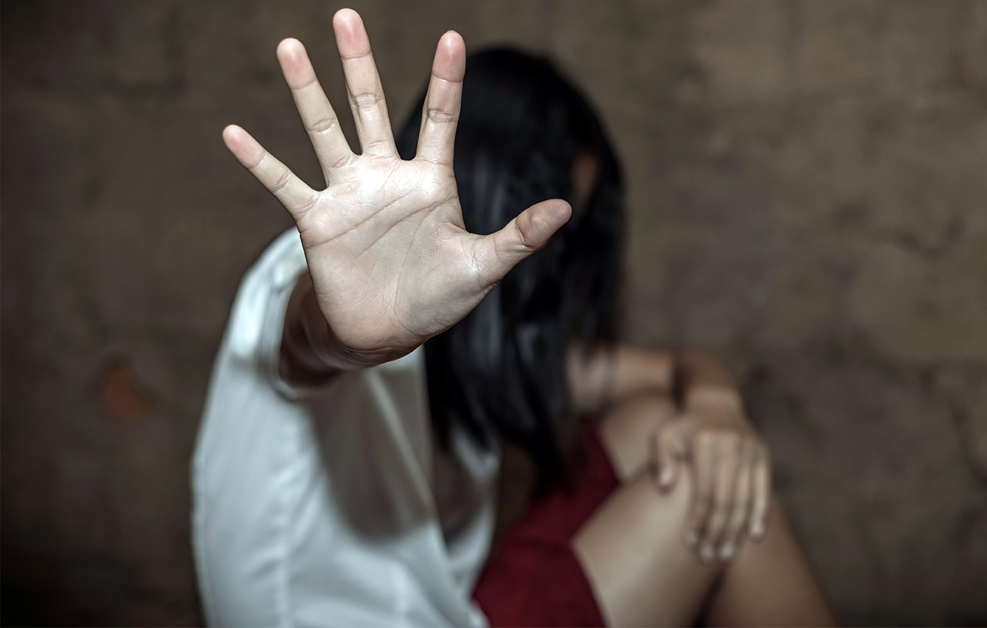 Βιασμός-10χρονης-στη-Θεσσαλονίκη:-Ποινική-δίωξη-σε-βαθμό-κακουργήματος-για-την-24χρονη-μητέρα-και-τον-37χρονο-σύντροφό-της